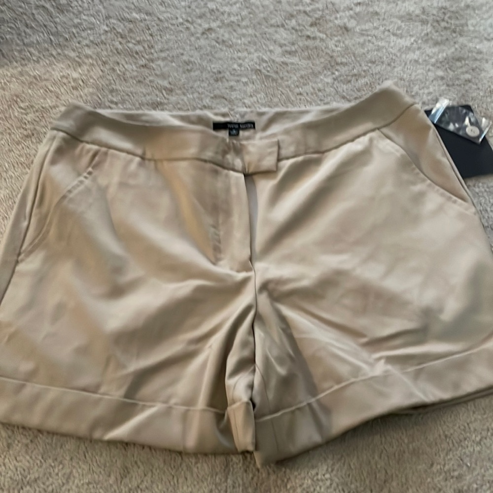Harvé Benard size 10, khaki shorts. 4 inch inseam. Brand-new.